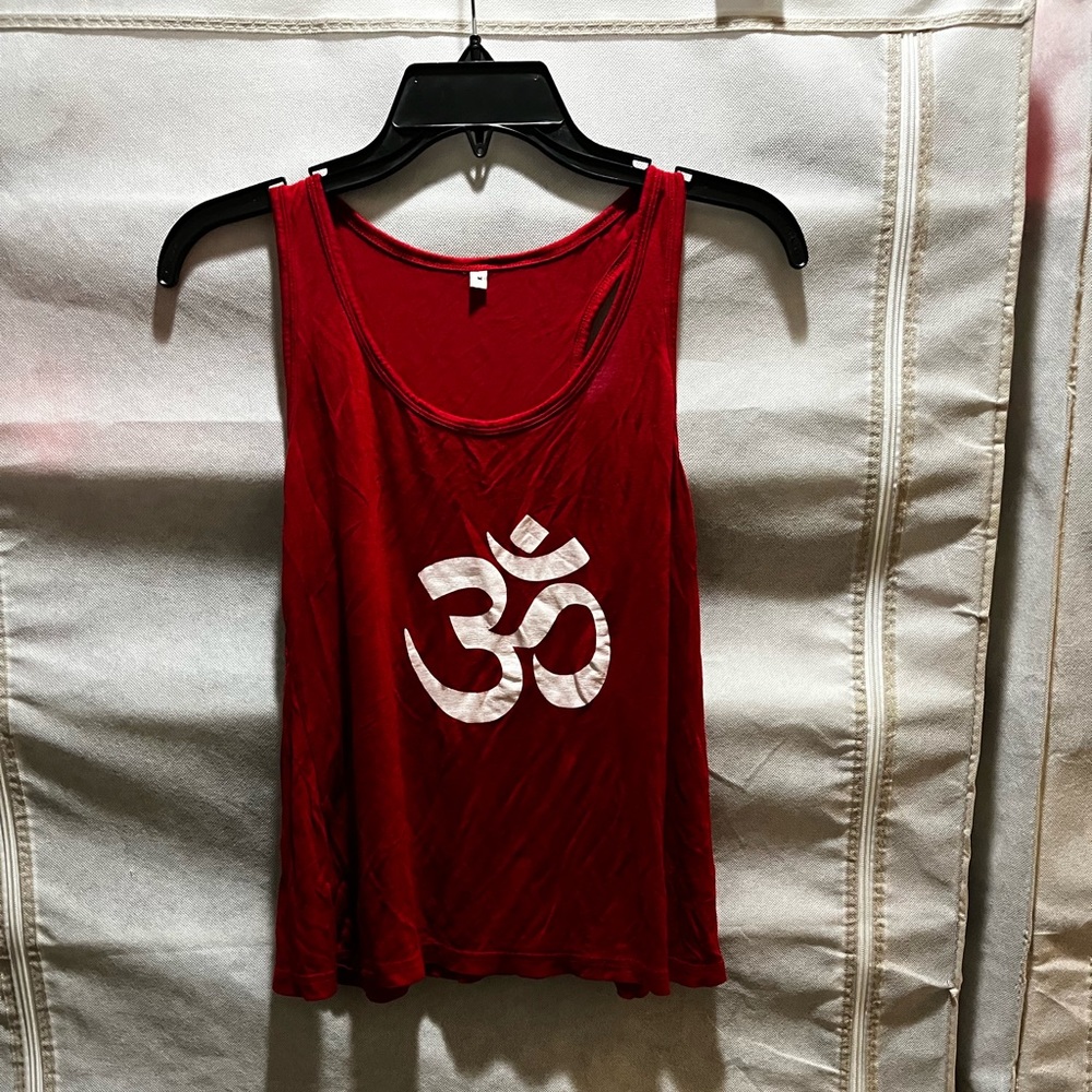 Shop therapy sleeveless burgundy tank top